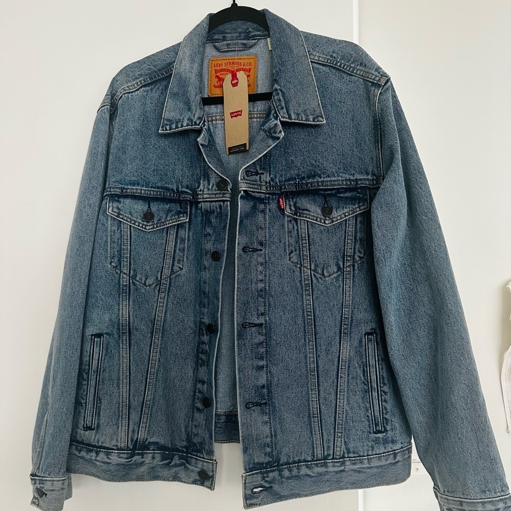 Brand new Levi’s Denim Jacket - L